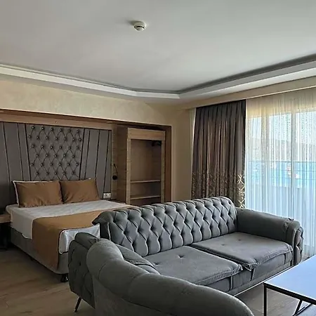 Point Hotel İçmeler