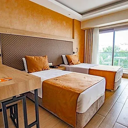 Point Hotel İçmeler